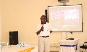 Maiga Vincent Majanga, a fish farmer making a presentation on his fish farming project during the Busitema Open Access Week Celebrations at the Busitema Faculty of Engineering Library on 20th October 2025