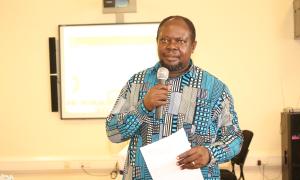 Eria Ntaga, the e‑Resource Coordinator and MC, engaging participants during the International Open Access Week celebrations at the Faculty of Engineering Library, Busitema University, on 20th October 2025.